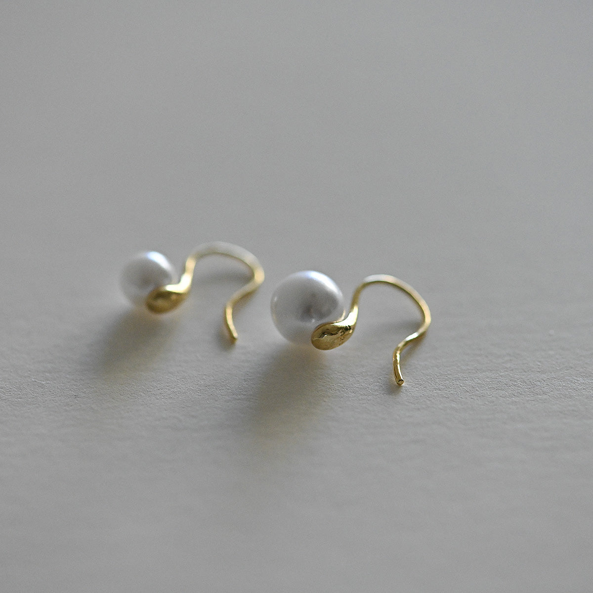 925 silver nuclear pearl hook earrings_KWAJE537