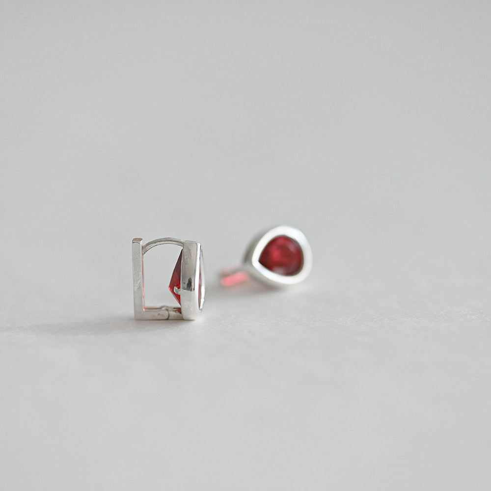 925 Silver Water Drop Bezel Red One Touch Earrings_KWAJE382