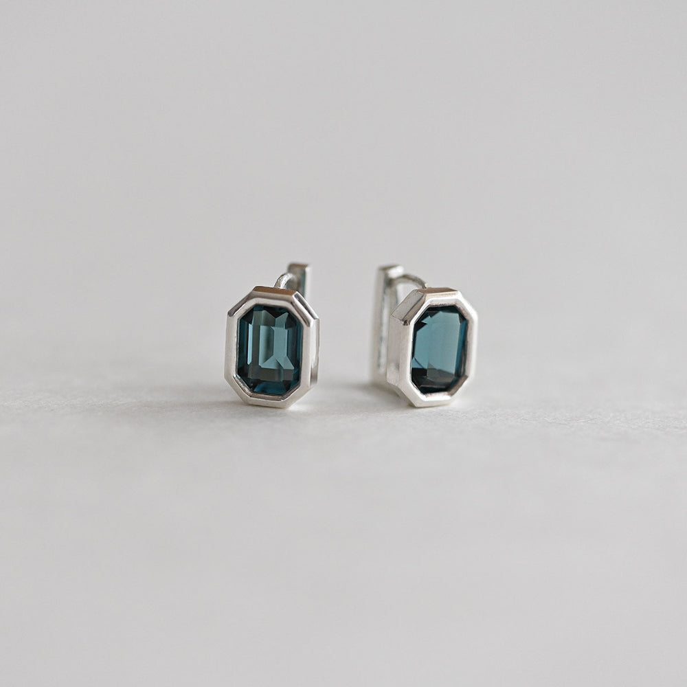 925 Silver Square Bezel-Montana One Touch Earrings_KWAJE363