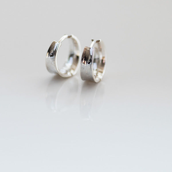 925 Silver Concave One Touch Earrings_KWAJE225