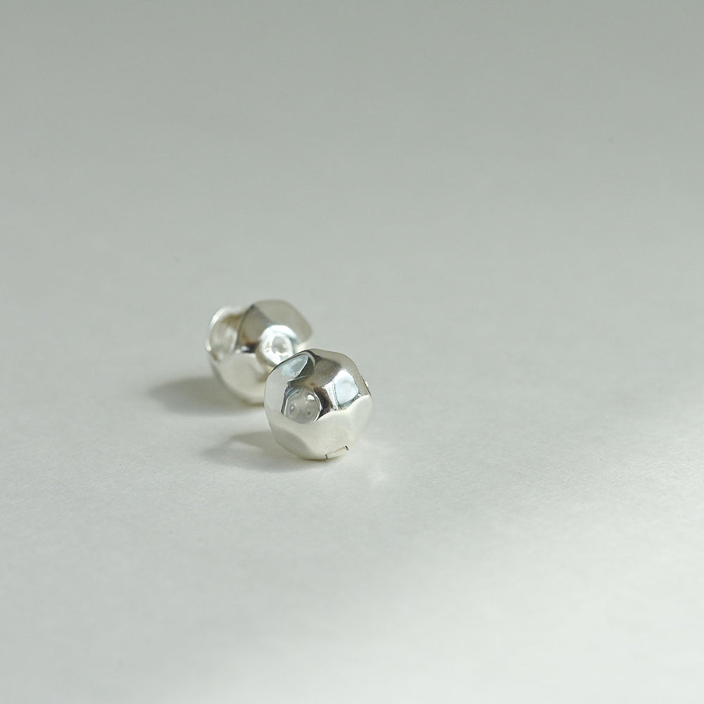 925 Silver Hammering Ball One Touch Earrings_KWAJE240