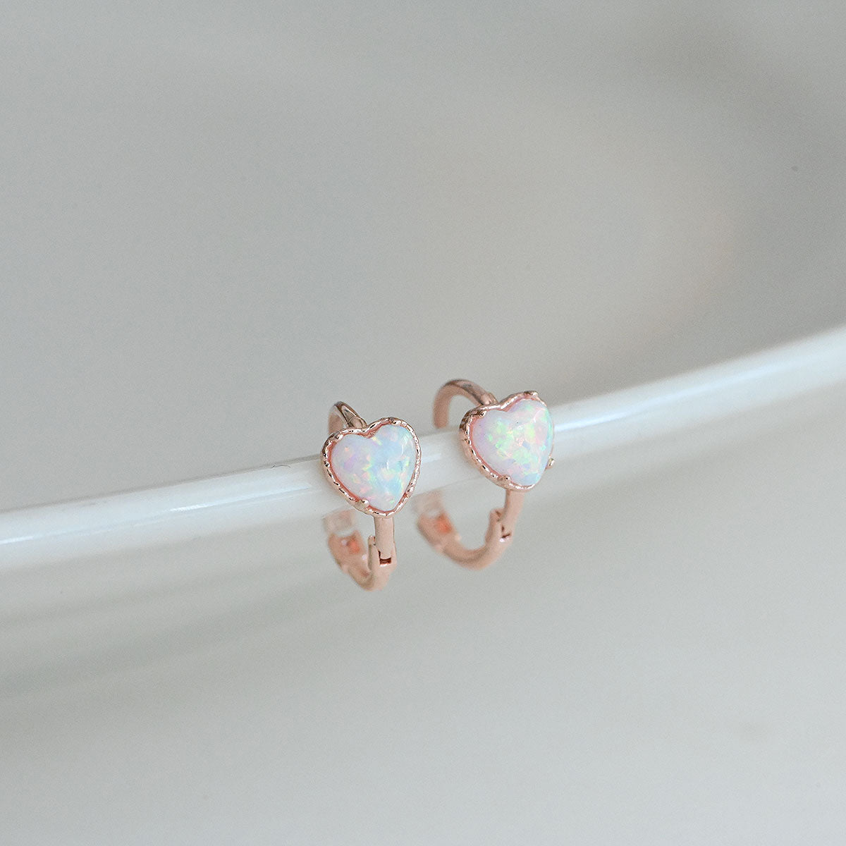 925 silver 4mm heart opal one touch earrings_KWAJE137