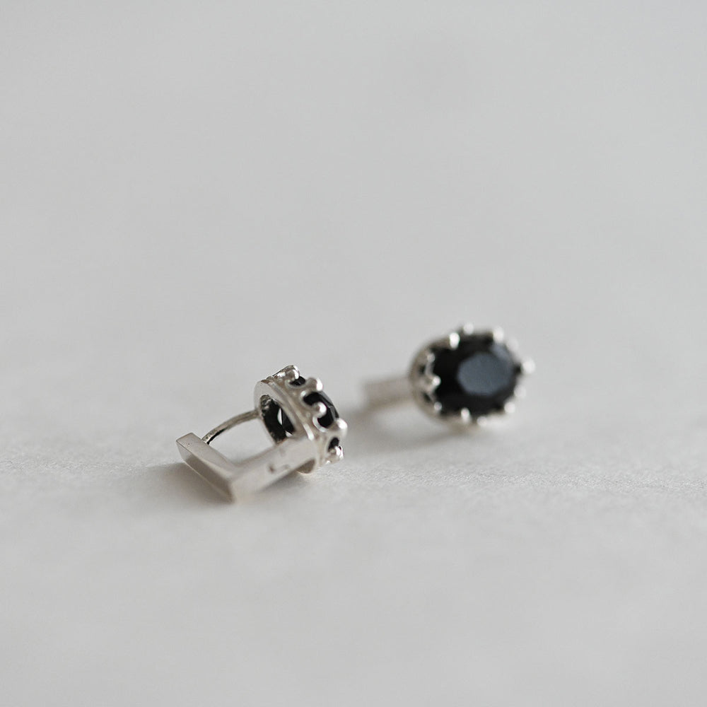 925 Silver Oval Crown Black One Touch Earrings_KWAJE078