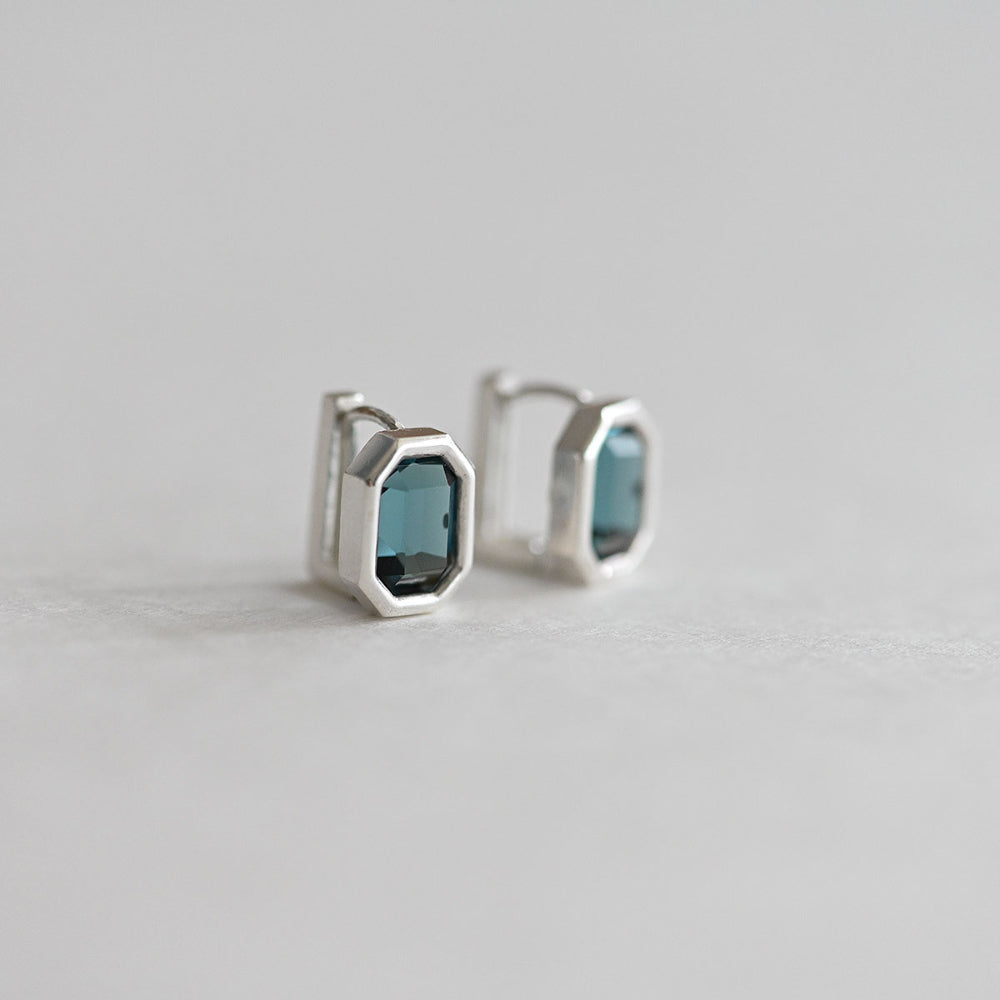 925 Silver Square Bezel-Montana One Touch Earrings_KWAJE363