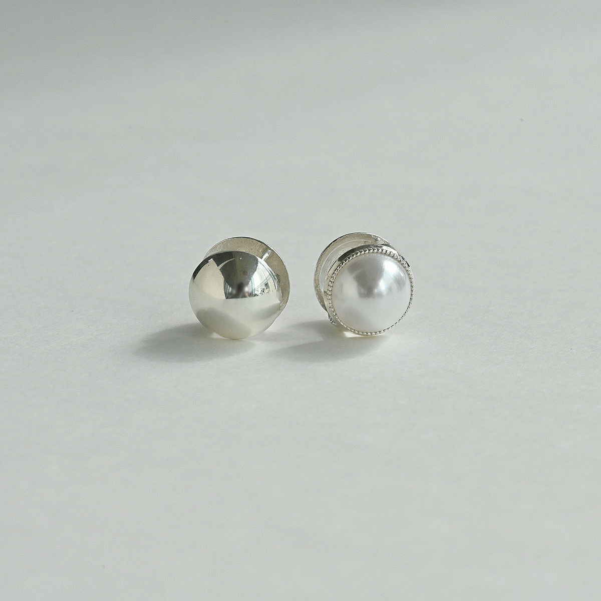 925 silver half-pearl one-touch earrings_KWAJE239