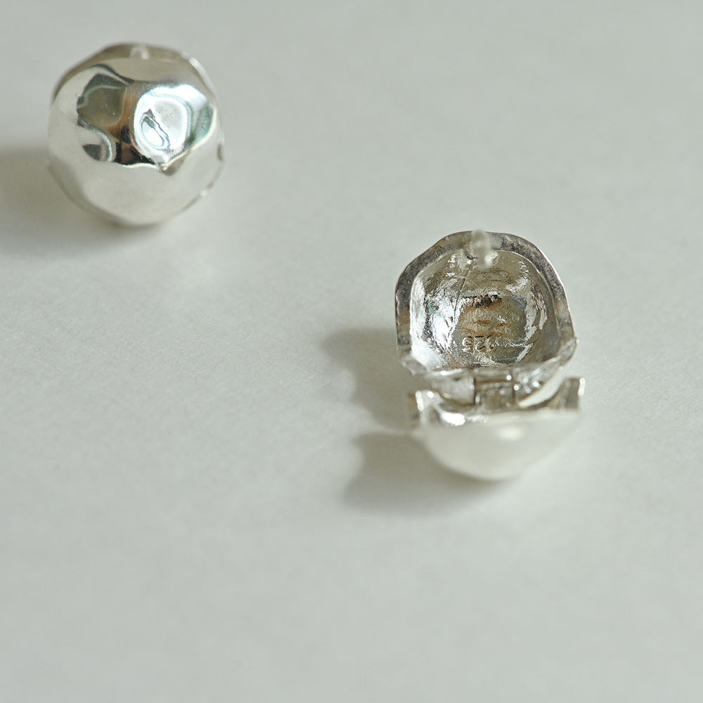 925 Silver Hammering Ball One Touch Earrings_KWAJE240