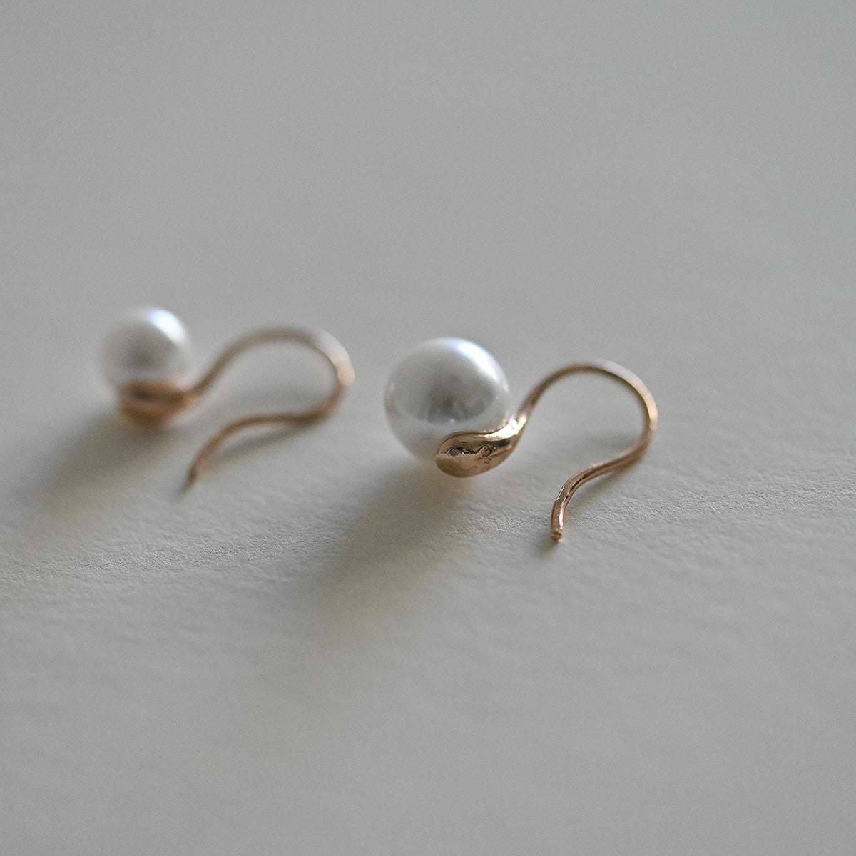 925 silver nuclear pearl hook earrings_KWAJE537