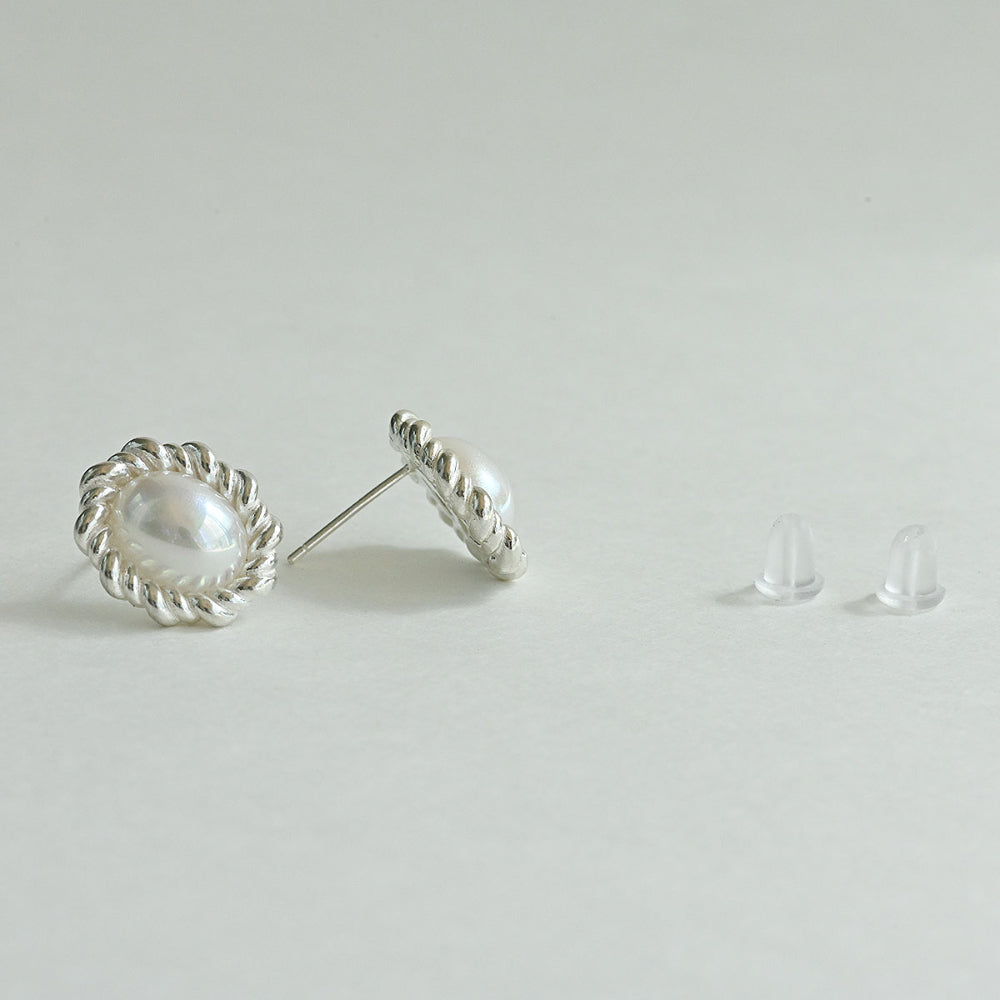 925 silver oval half-pearl earrings_KWAJE489