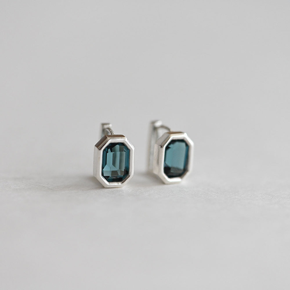 925 Silver Square Bezel-Montana One Touch Earrings_KWAJE363