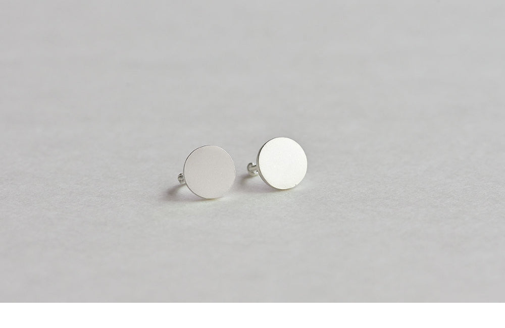 925 silver disc matte one-touch earrings_KWAJE231