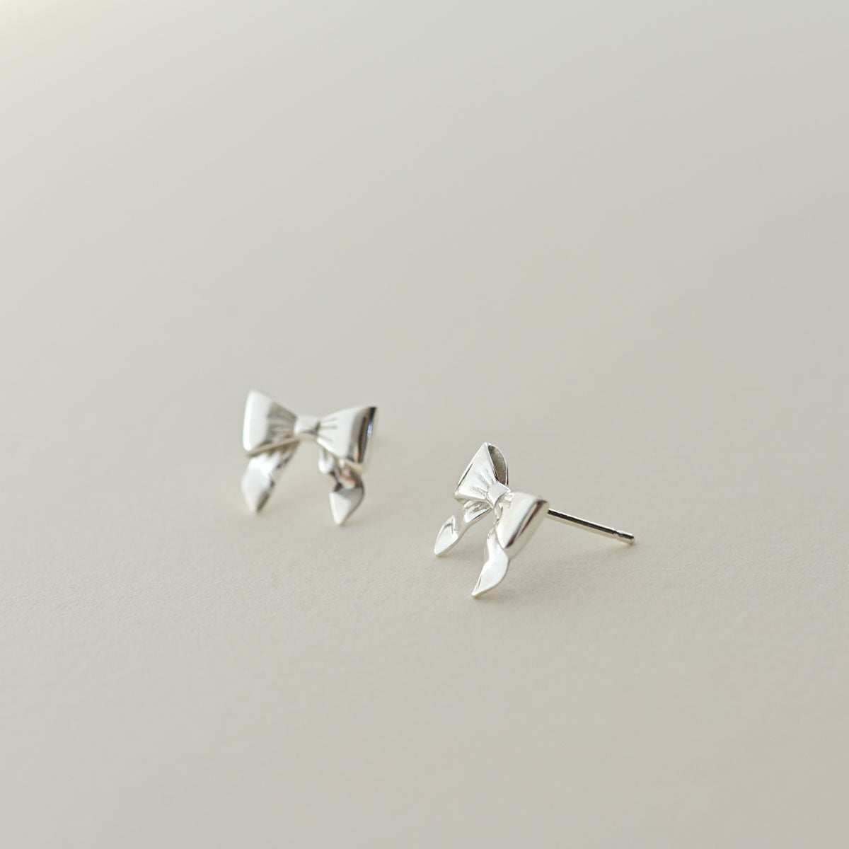 925 Silver Classic Ribbon Earrings_KWAJE146