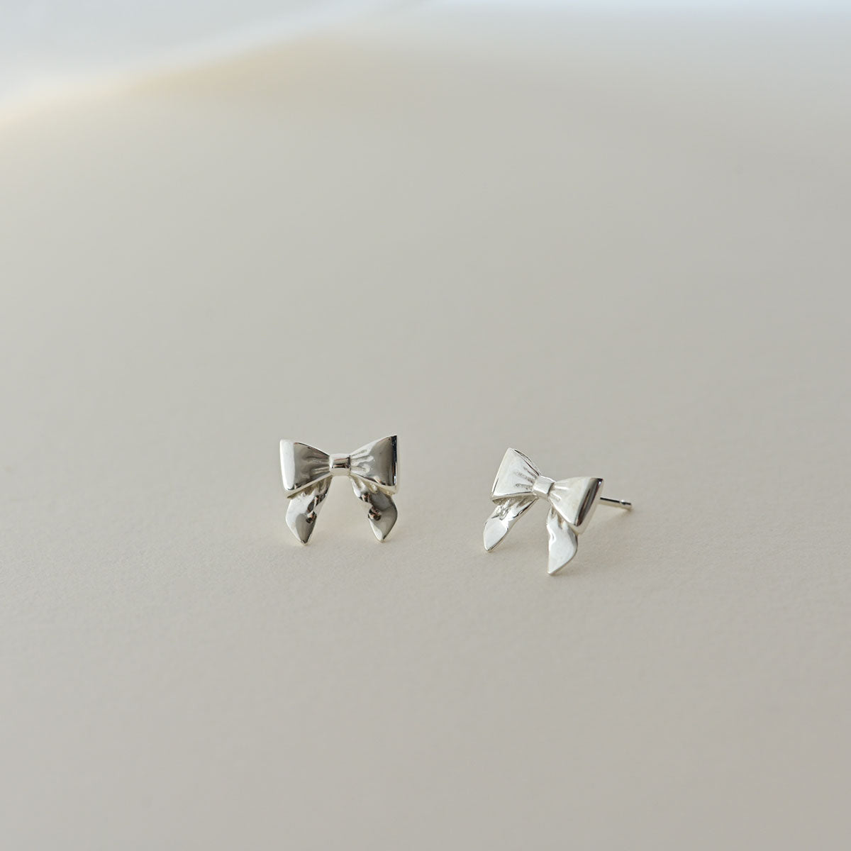 925 Silver Classic Ribbon Earrings_KWAJE146