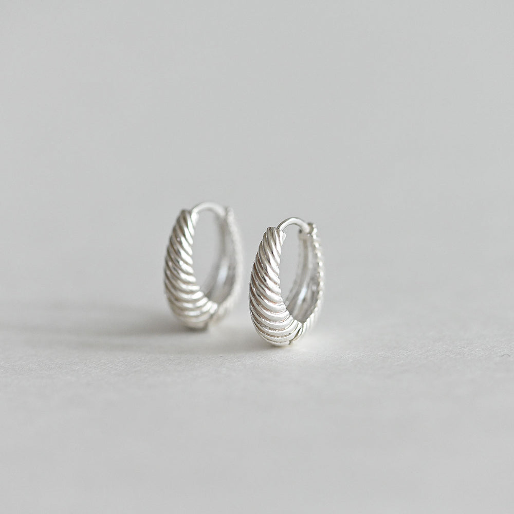 925 silver pleated water drop one touch earrings_KWAJE350