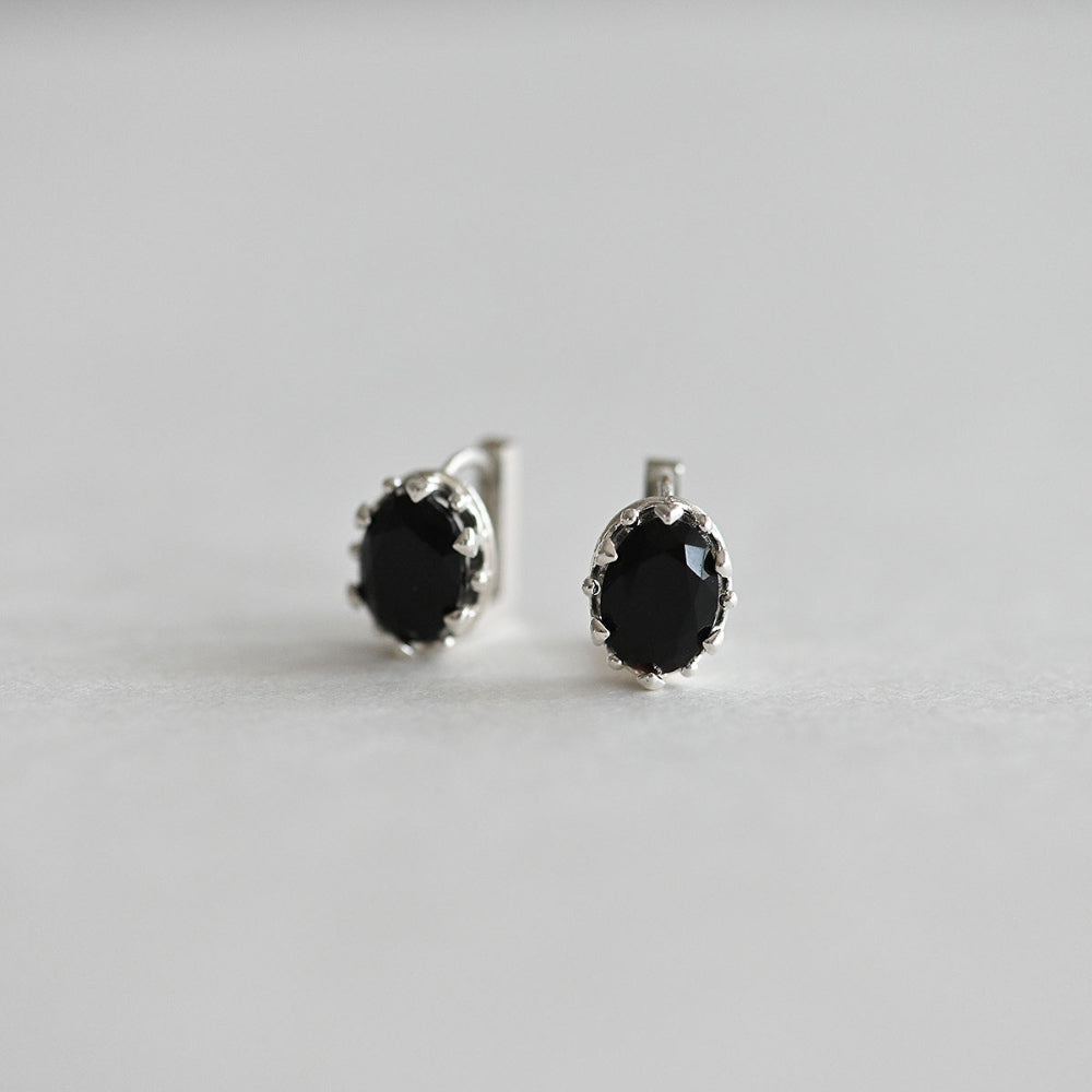 925 Silver Oval Crown Black One Touch Earrings_KWAJE078