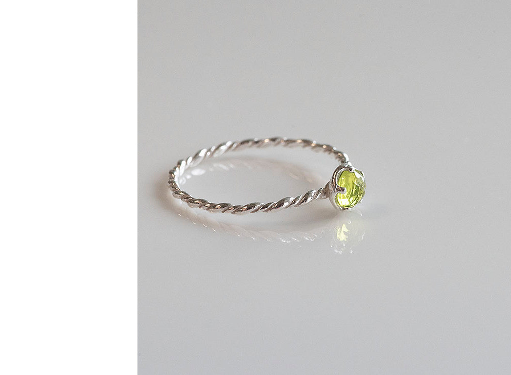 925 silver peridot gemstone twist ring No. 13_KWAJE272