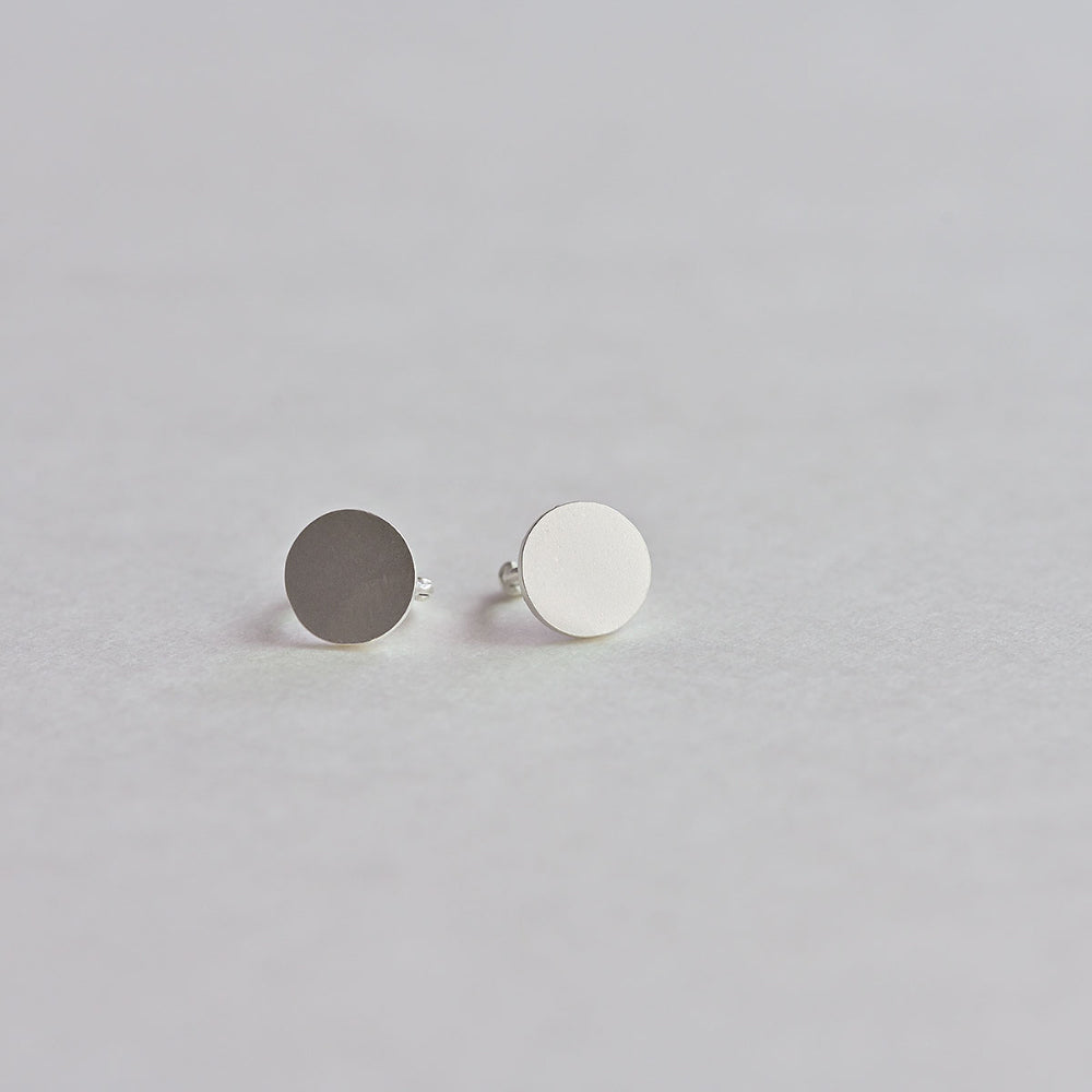 925 silver disc matte one-touch earrings_KWAJE231