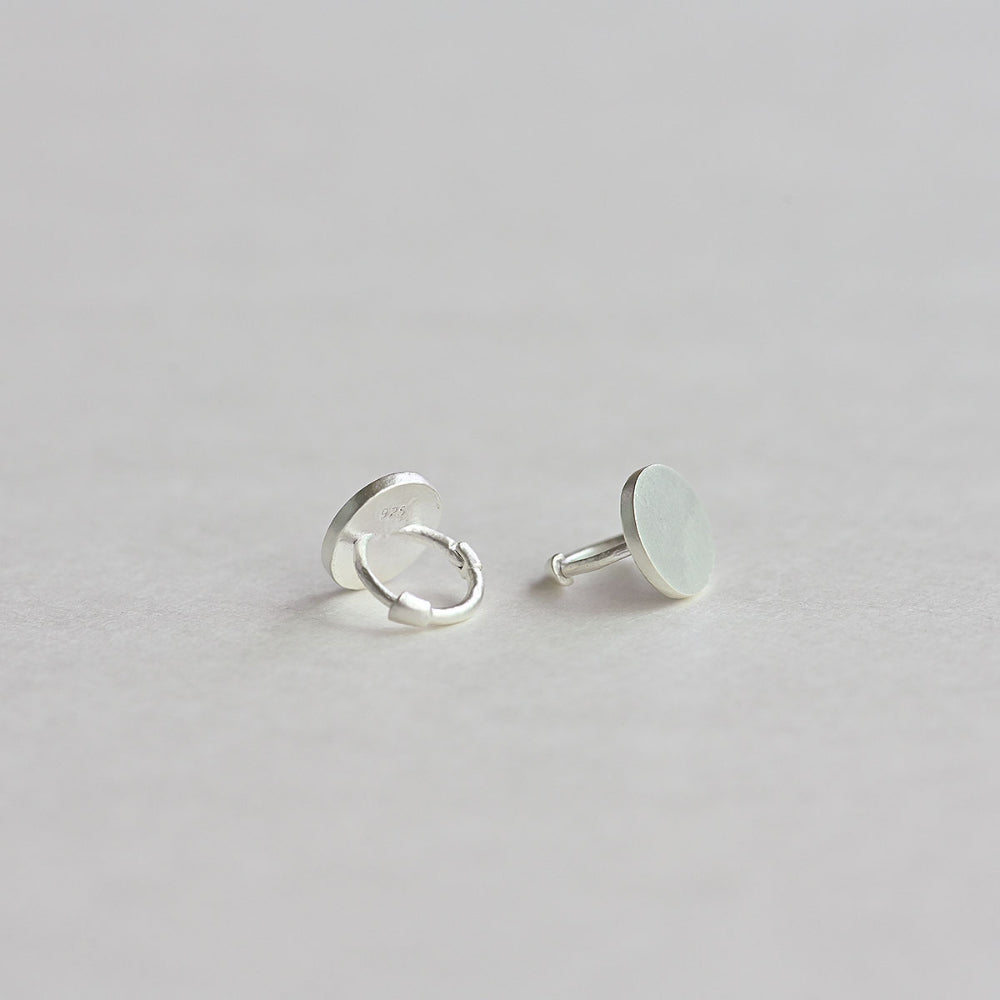 925 silver disc matte one-touch earrings_KWAJE231