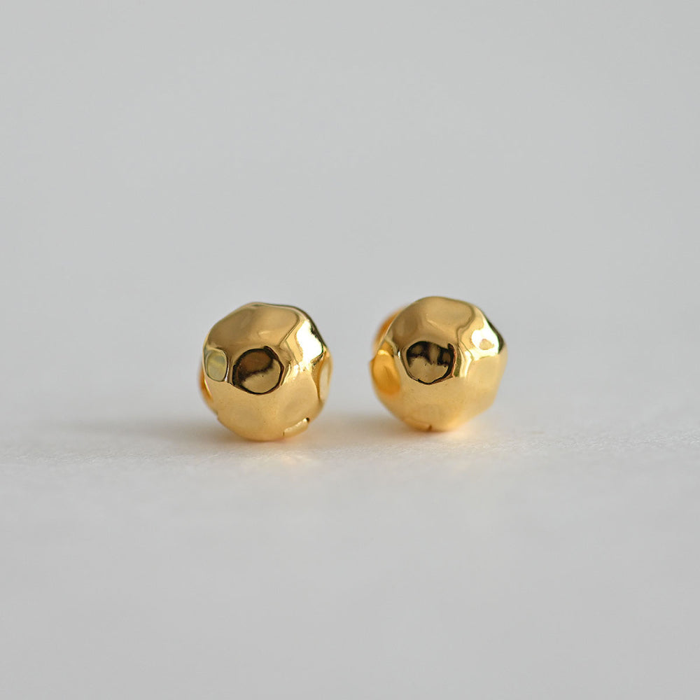 925 Silver Hammering Ball One Touch Earrings_KWAJE240