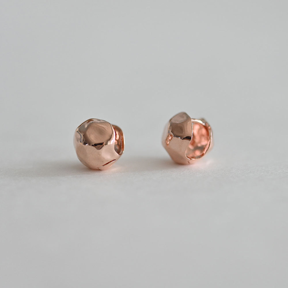 925 Silver Hammering Ball One Touch Earrings_KWAJE240