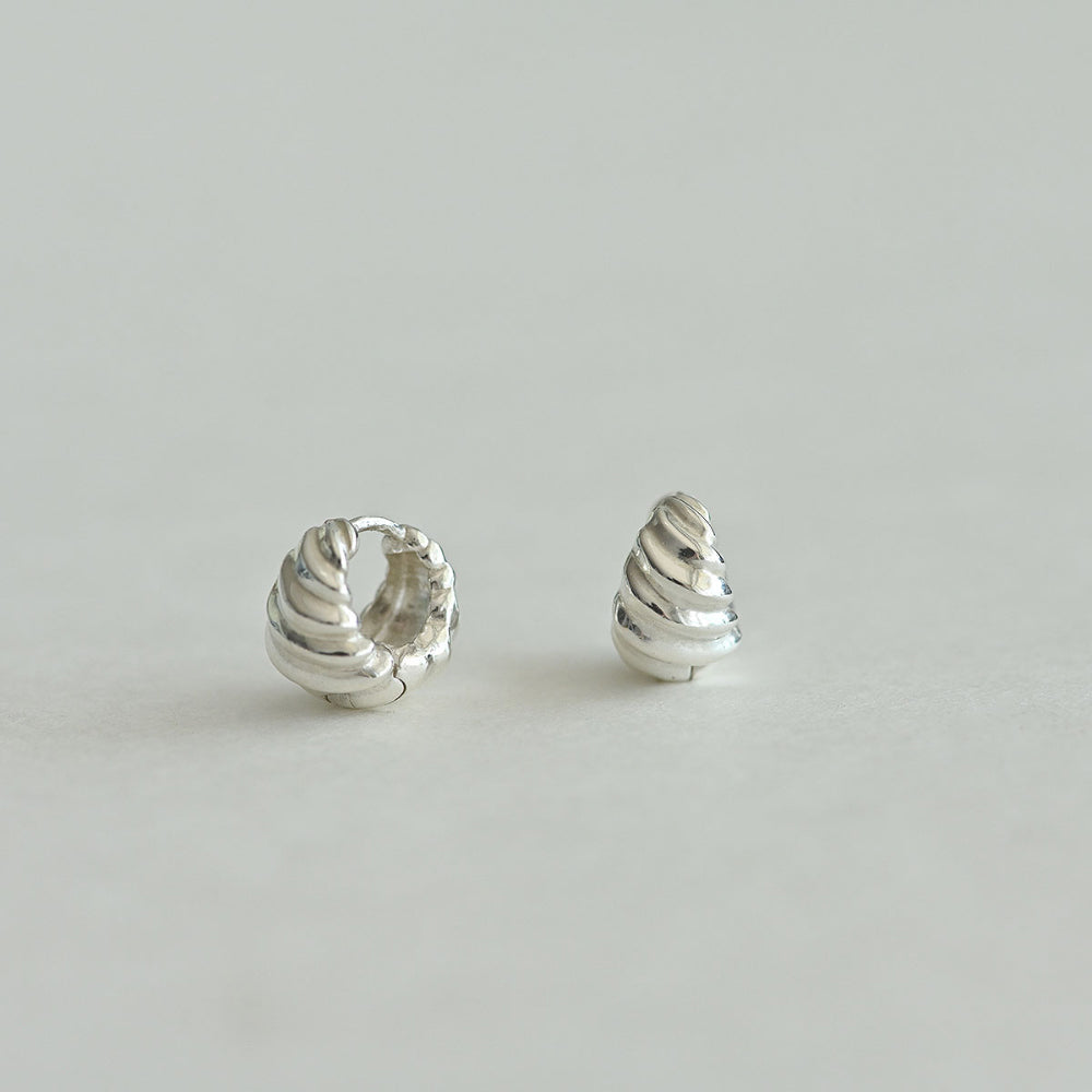 925 Silver Wrinkle Water Drop One Touch Earrings_KWAJE389