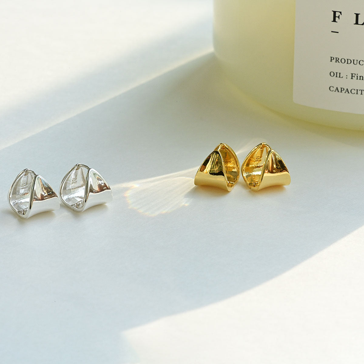 925 silver wide triangle one touch earrings_KWAJE388