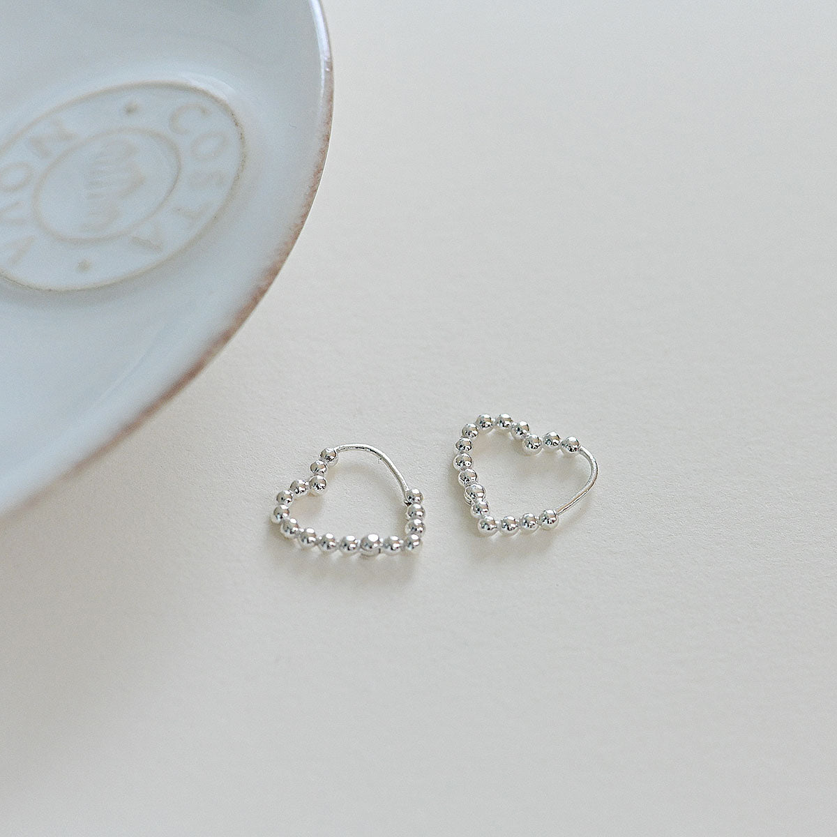 925 silver ball heart one touch earrings_KWAJE140