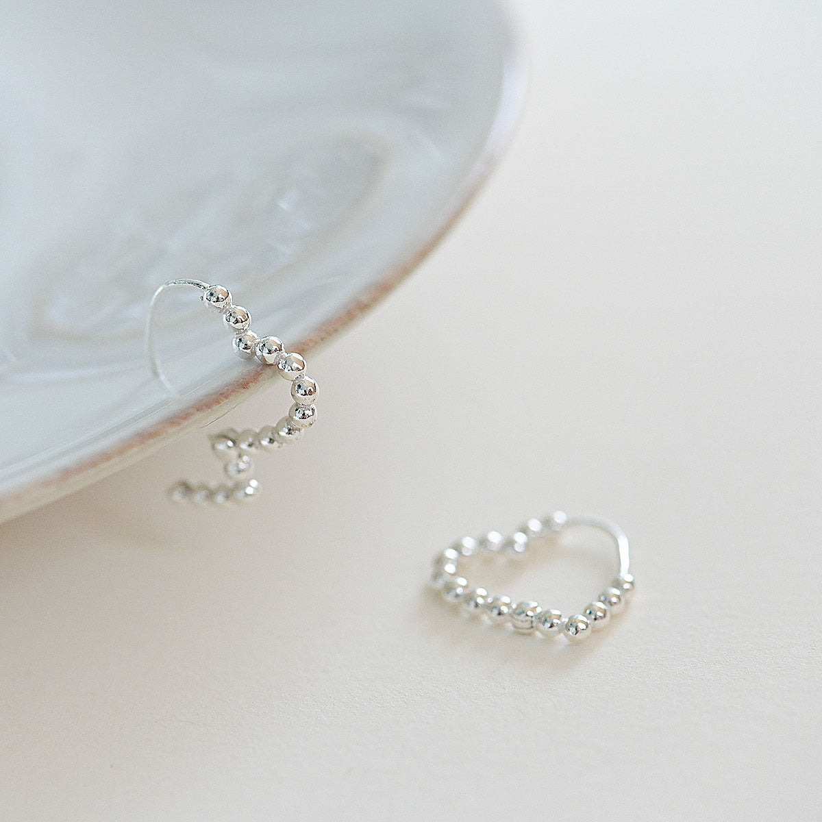 925 silver ball heart one touch earrings_KWAJE140