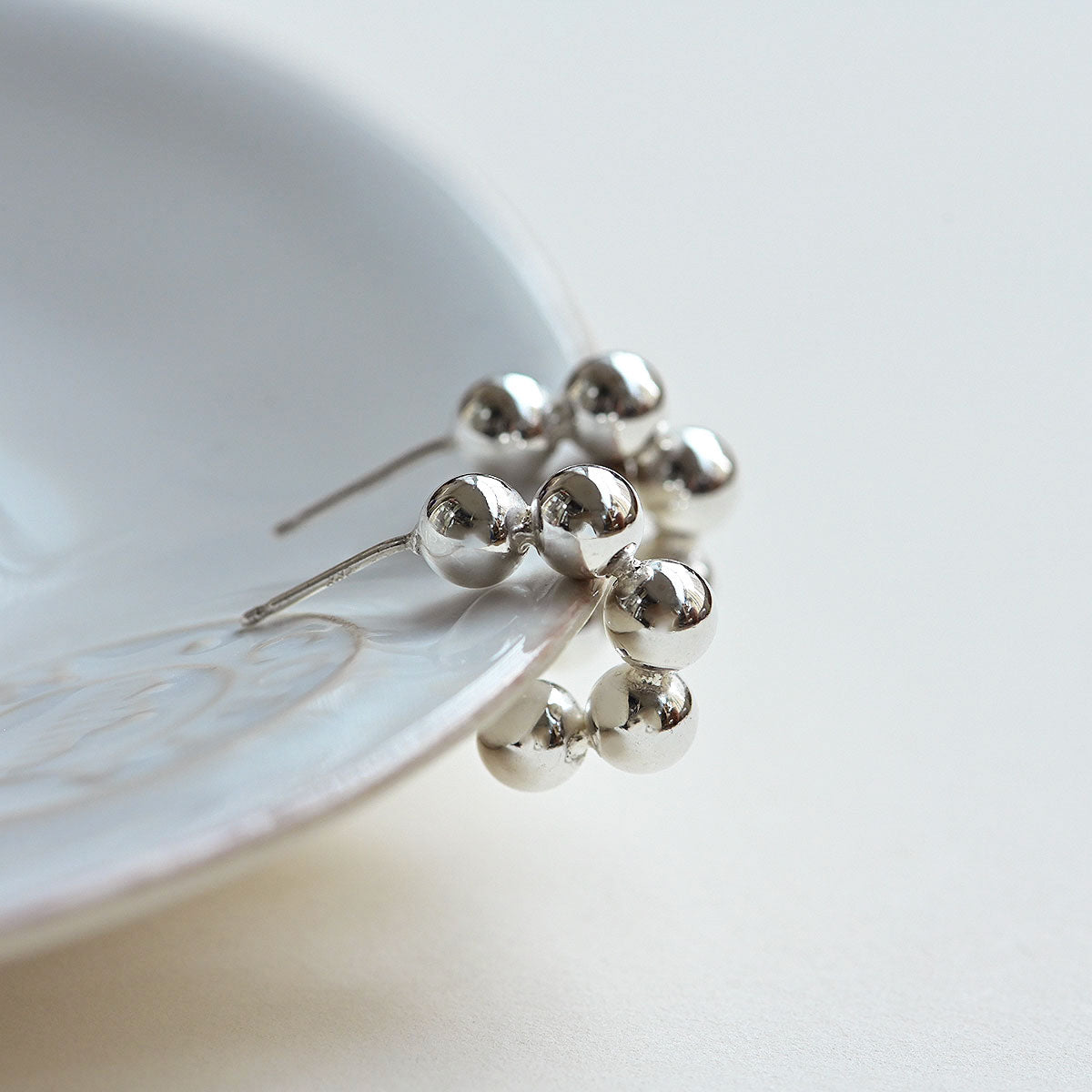 925 Silver C-type Big Ball Silver Earrings_KWAJE072