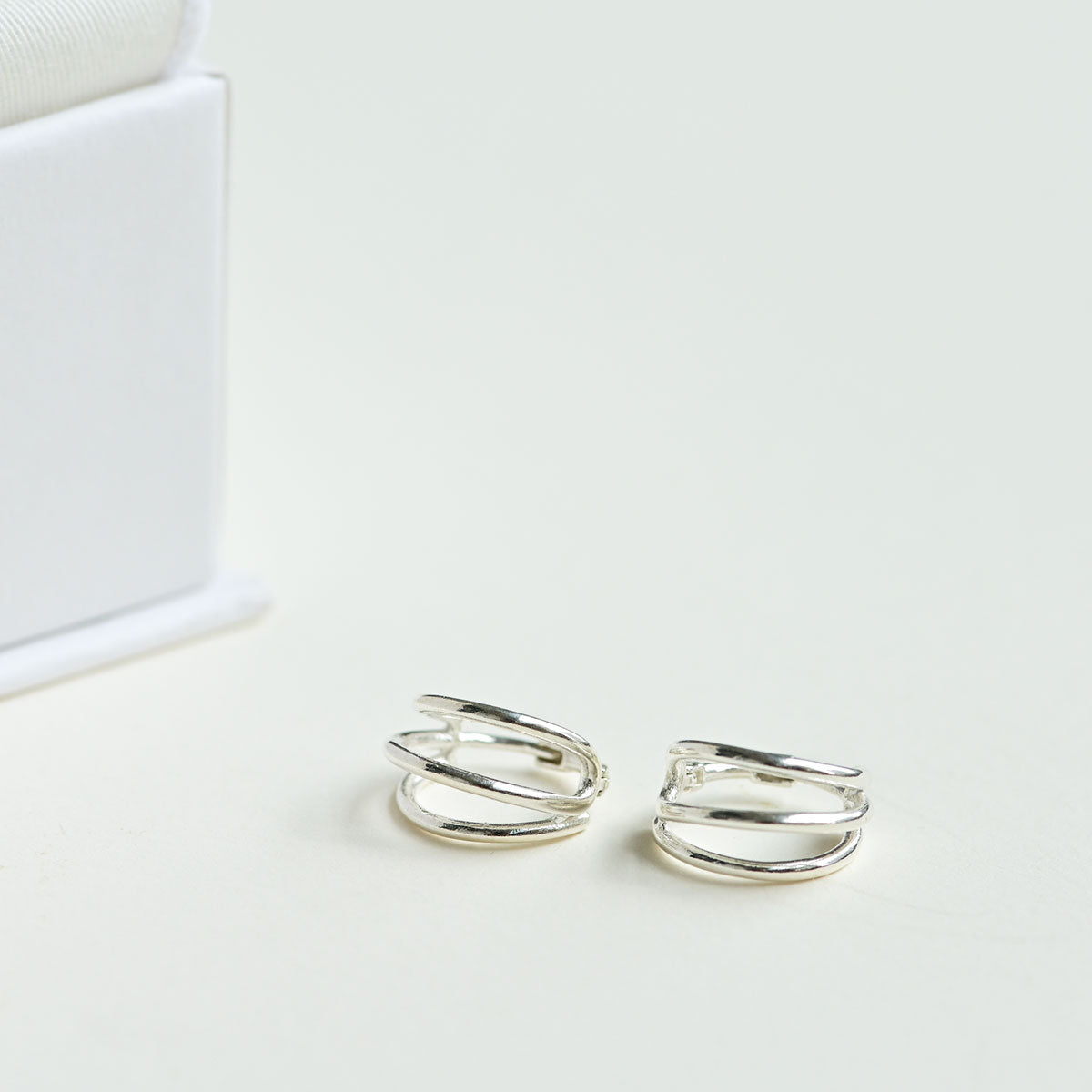 925 Silver Triple Line One Touch Earrings_KWAJE372