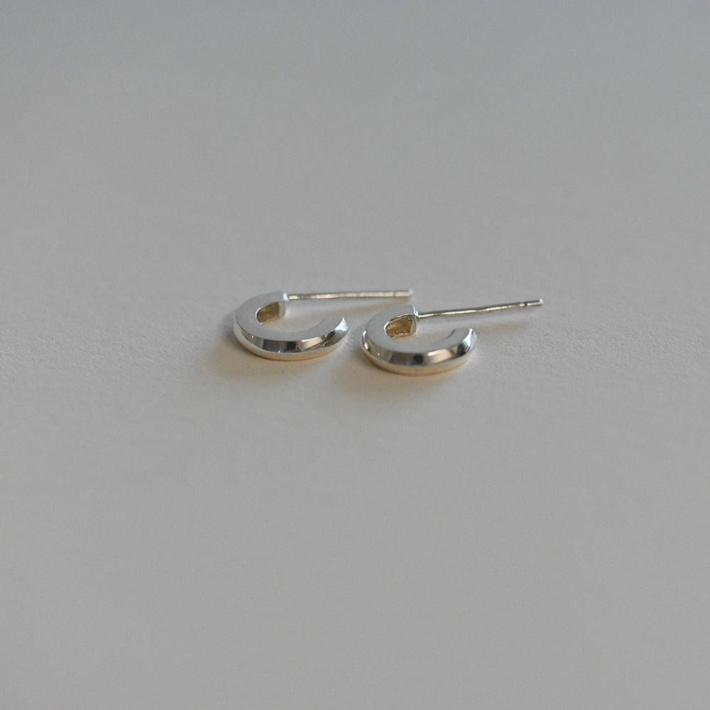 925 silver angle C-type stud earrings_KWAJE487