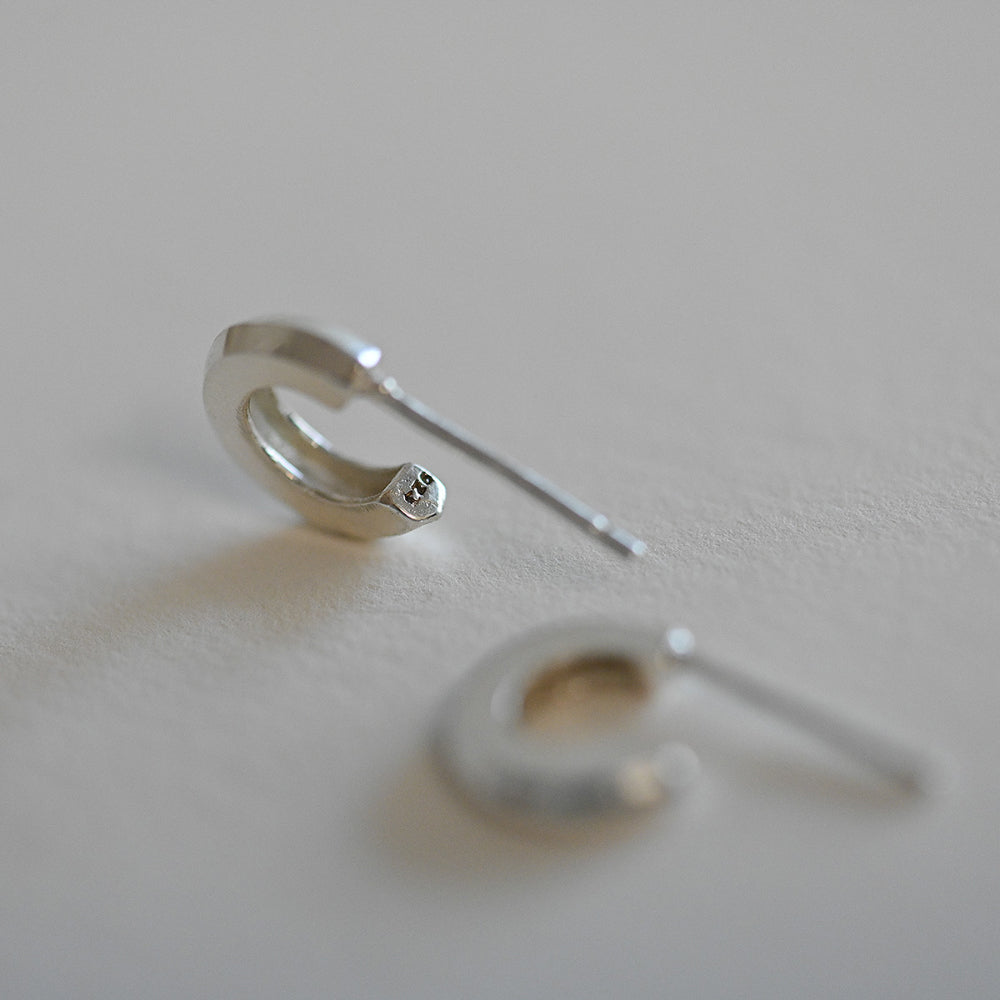 925 silver angle C-type stud earrings_KWAJE487