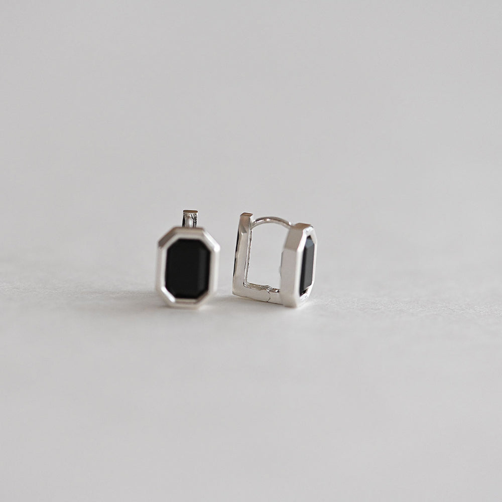 925 Silver Square Bezel-Black One Touch Earrings_KWAJE480