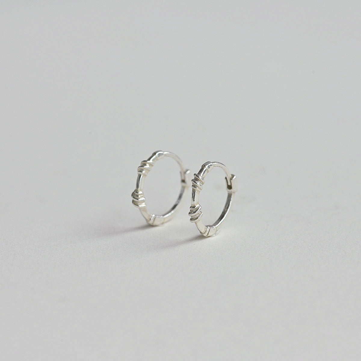 925 Silver Twice Knot One-Touch Earrings_KWAJE376