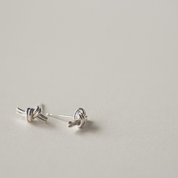 925 silver two-line knot earrings_KWAJE475