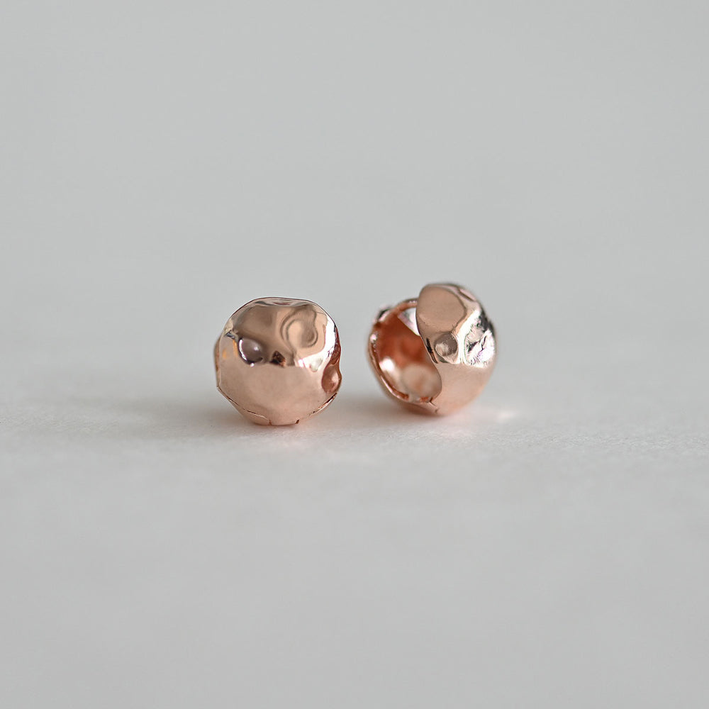 925 Silver Hammering Ball One Touch Earrings_KWAJE240