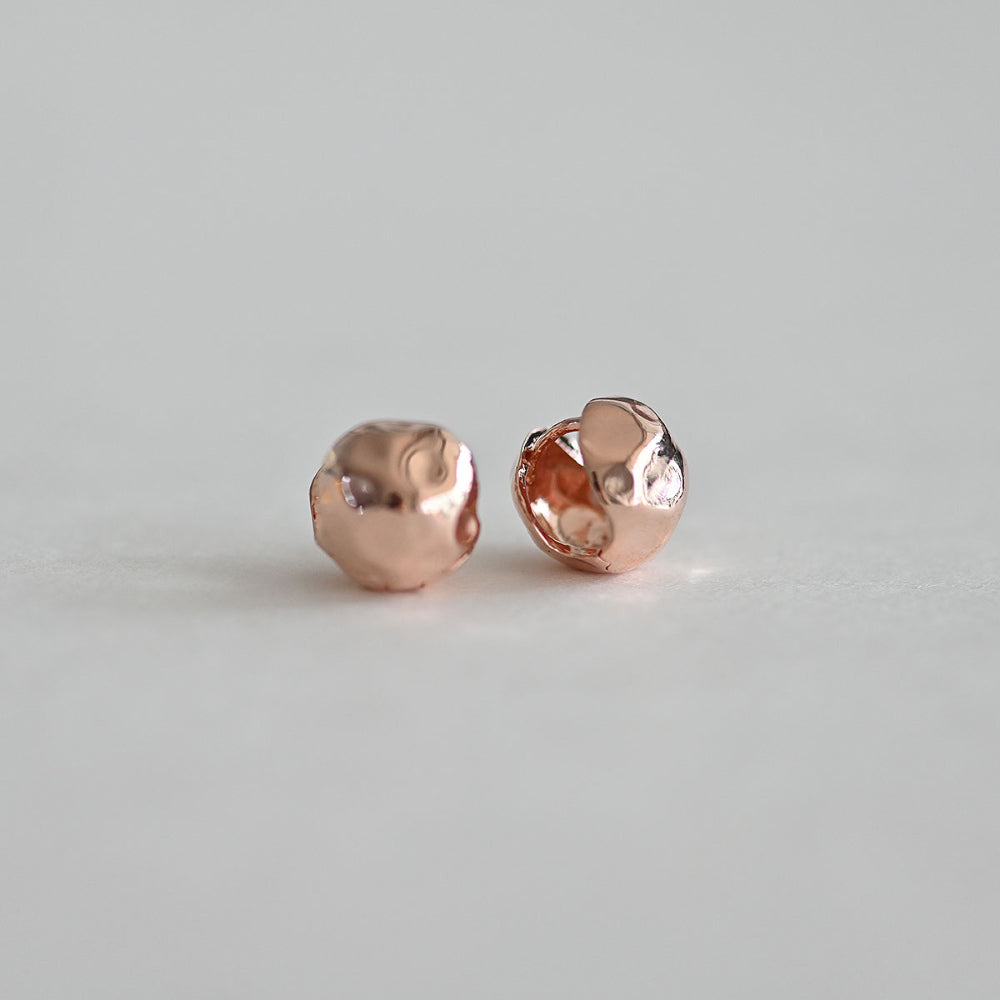 925 Silver Hammering Ball One Touch Earrings_KWAJE240