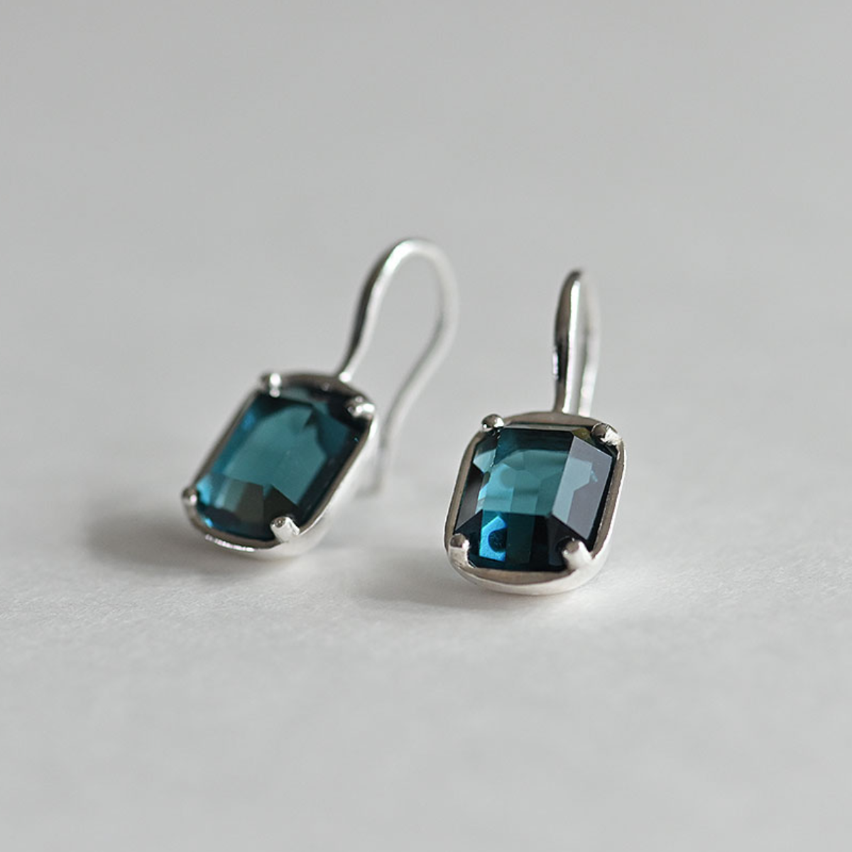 925 silver navy square bead hook earrings_KWAJE474