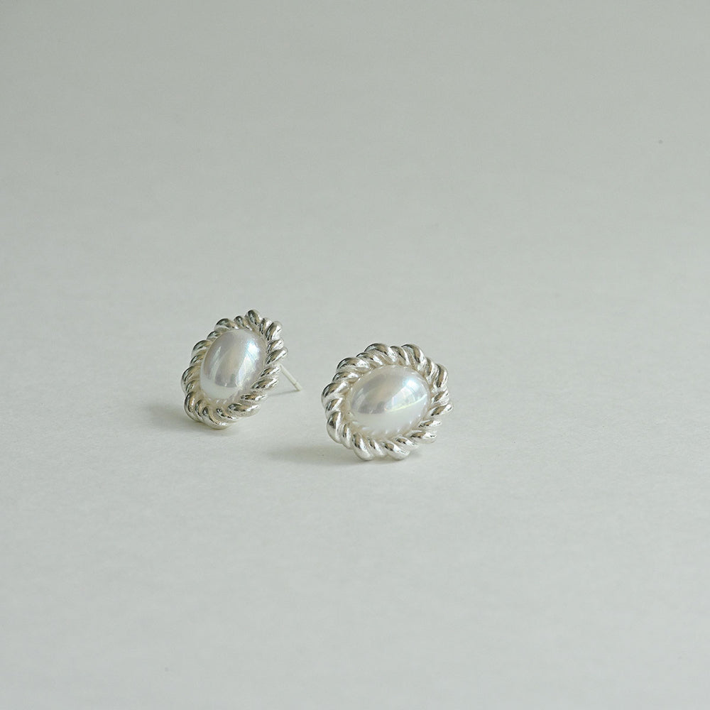 925 silver oval half-pearl earrings_KWAJE489